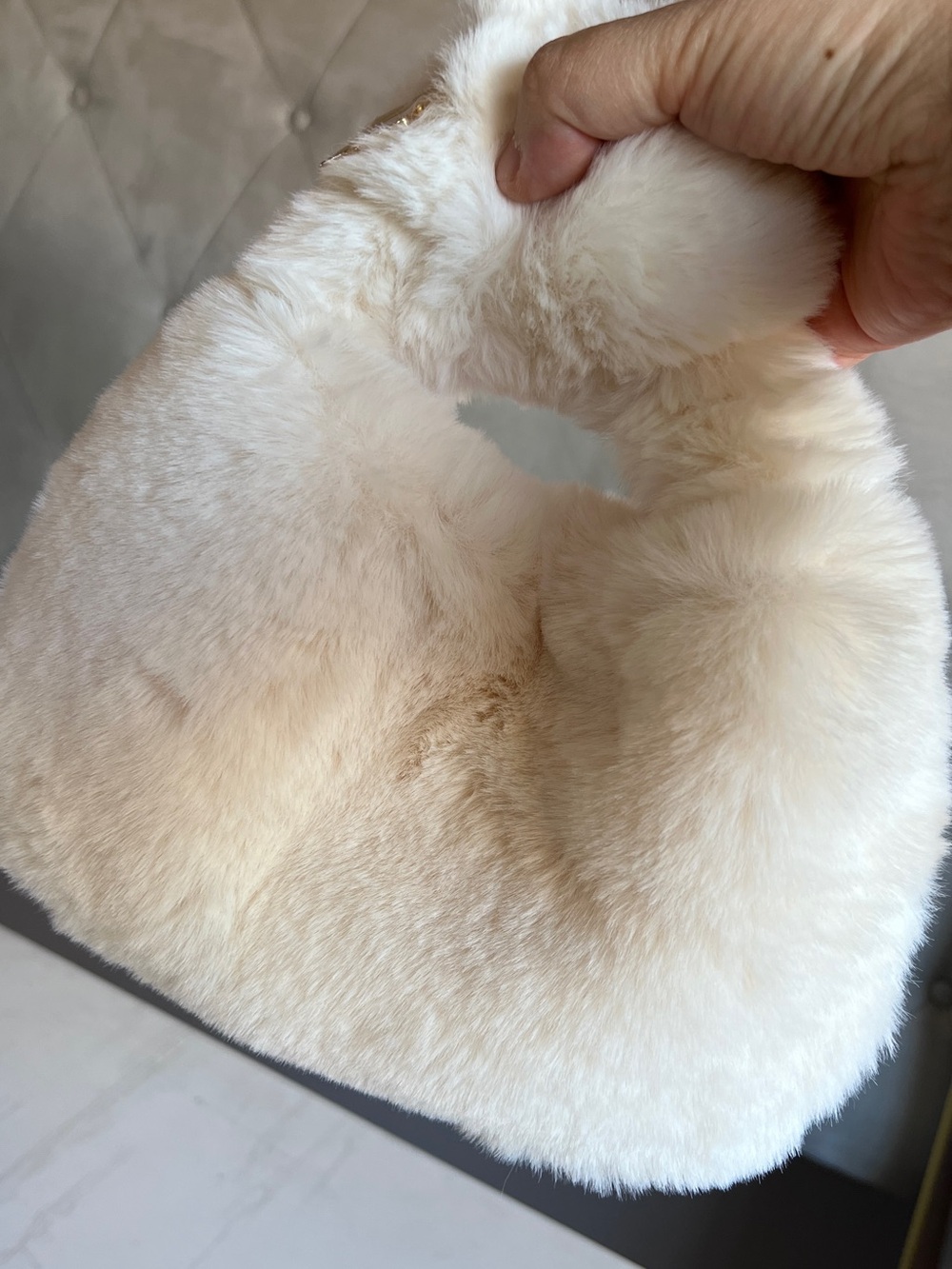 New! Kiehl's Cream Faux Fur Clutch with Brown Logo Patch - Picture 6 of 9